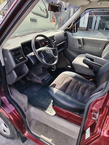 Volkswagen Multivan 9 of 17