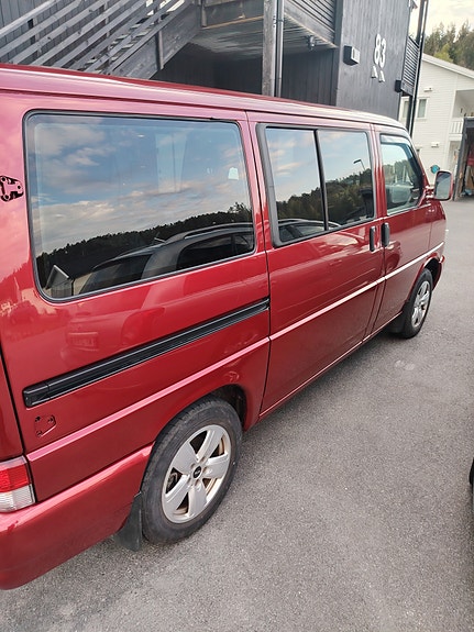 Volkswagen Multivan 4 of 17