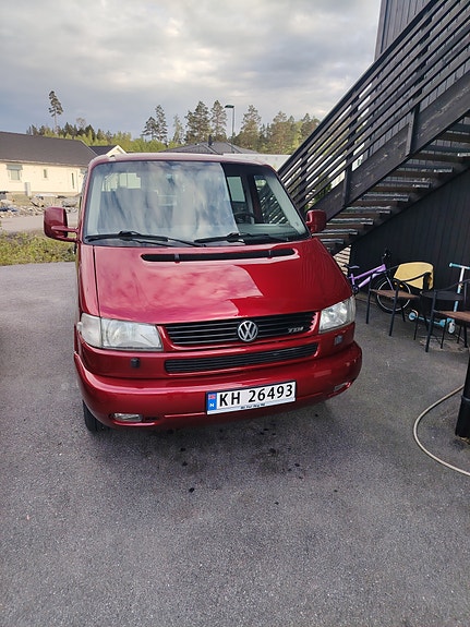 Volkswagen Multivan 2 of 17