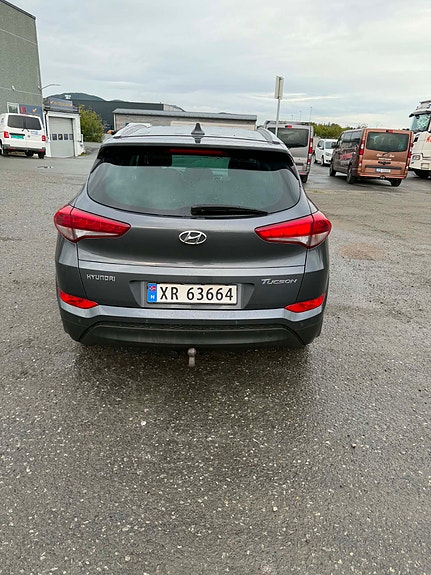Hyundai Tucson 18 of 28