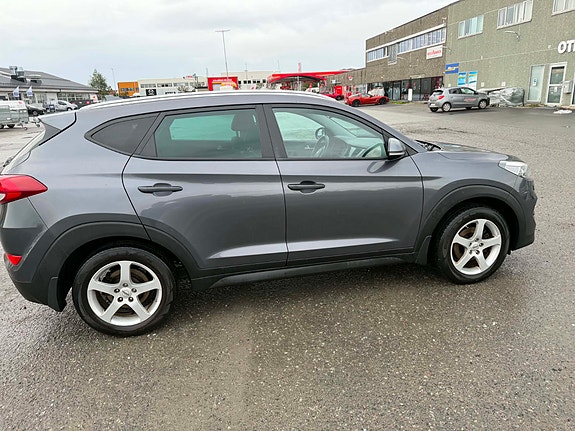 Hyundai Tucson 16 of 28