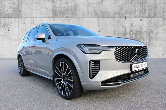 Volvo XC90 9 of 30