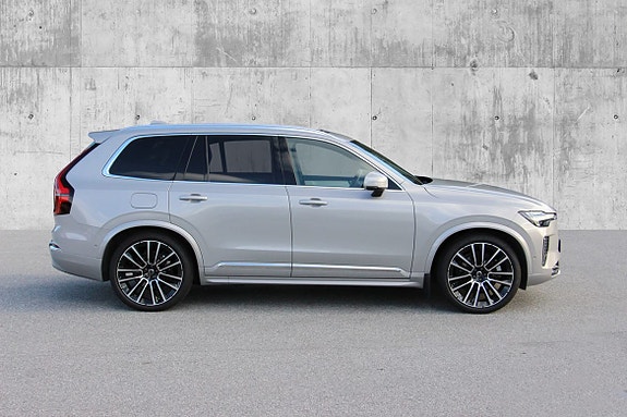 Volvo XC90 8 of 30