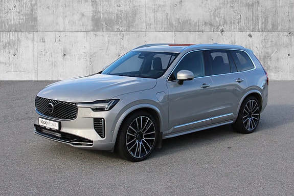 Volvo XC90 3 of 30