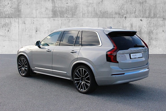 Volvo XC90 5 of 30