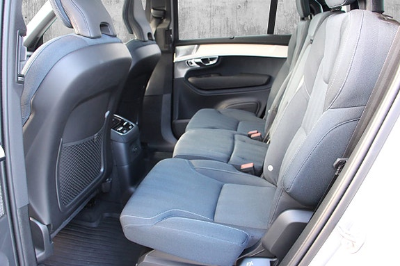 Volvo XC90 13 of 30