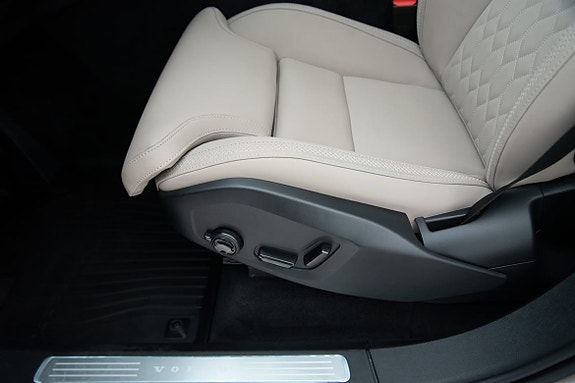 Volvo XC90 21 of 30