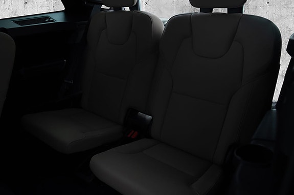 Volvo XC90 27 of 30