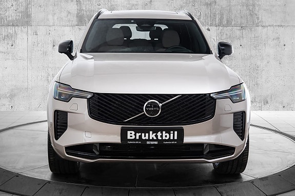 Volvo XC90 4 of 30
