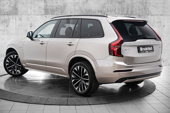 Volvo XC90 5 of 30