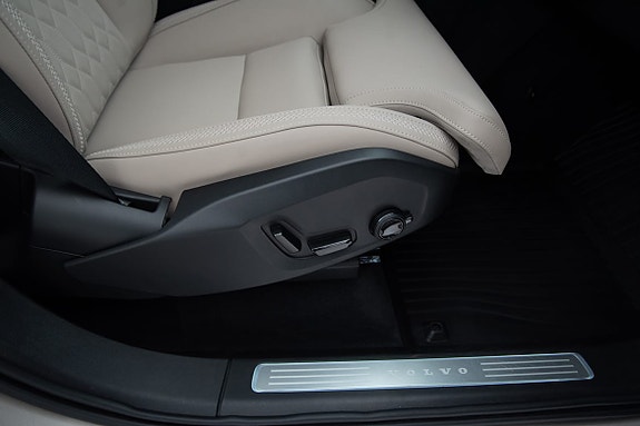 Volvo XC90 22 of 30