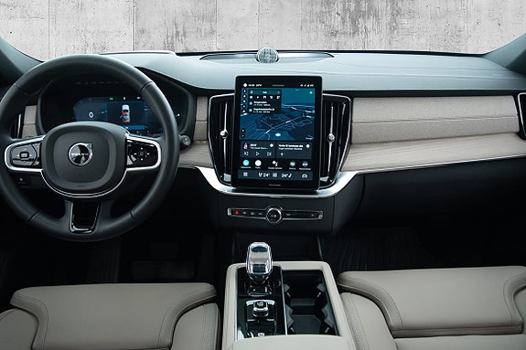 Volvo XC90 24 of 30