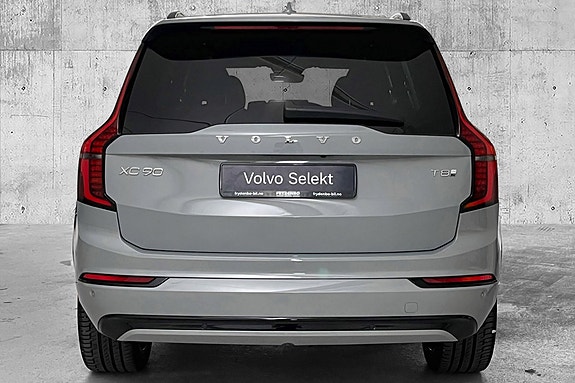 Volvo XC90 8 of 25