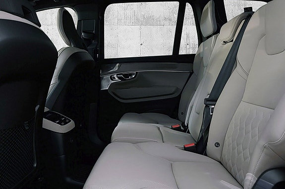 Volvo XC90 14 of 25