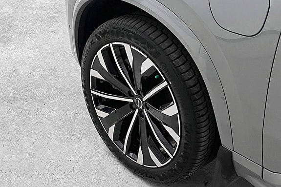 Volvo XC90 5 of 25