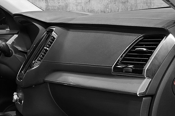 Volvo XC90 29 of 30