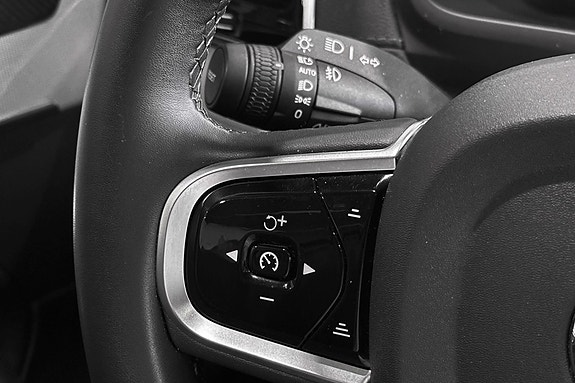 Volvo XC90 15 of 30