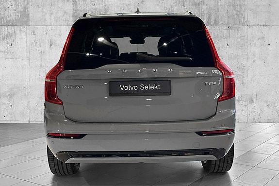 Volvo XC90 4 of 30