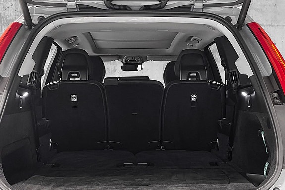 Volvo XC90 23 of 30