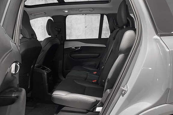 Volvo XC90 13 of 30