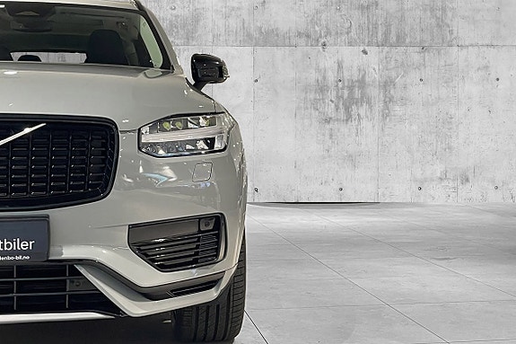 Volvo XC90 4 of 30