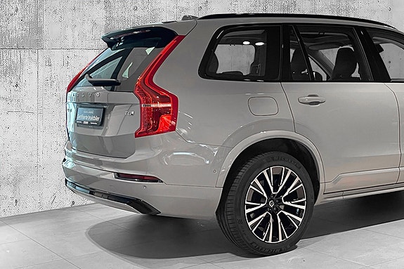 Volvo XC90 8 of 30