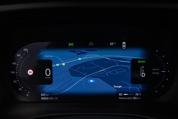Volvo XC40 13 of 29