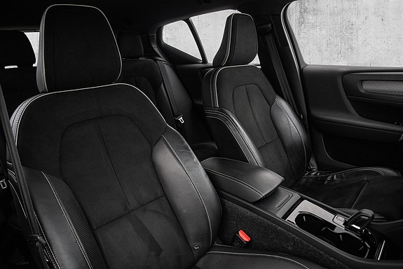 Volvo XC40 27 of 29