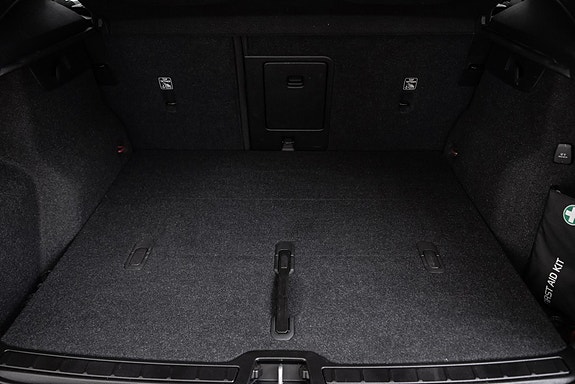 Volvo XC40 9 of 29
