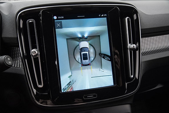 Volvo XC40 16 of 29