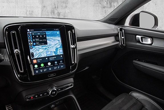 Volvo XC40 17 of 29
