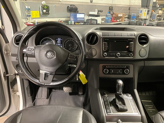 Volkswagen Amarok 9 of 13