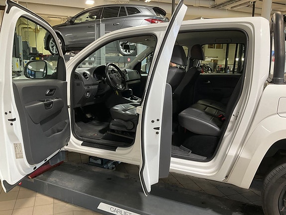Volkswagen Amarok 12 of 13
