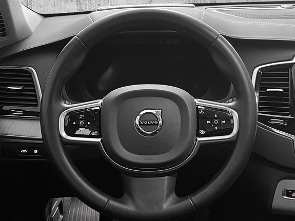 Volvo XC90 19 of 29