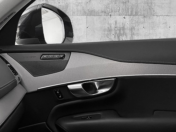 Volvo XC90 17 of 29