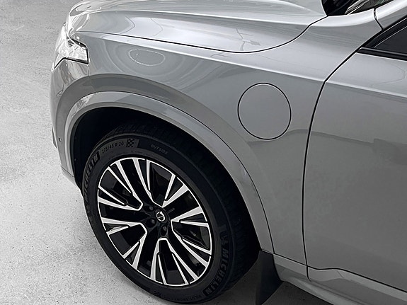 Volvo XC90 9 of 29