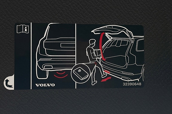 Volvo XC90 11 of 30