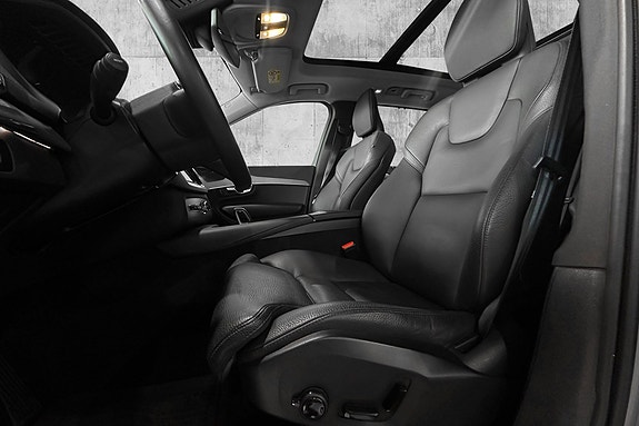 Volvo XC90 28 of 30