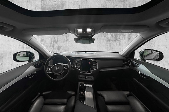 Volvo XC90 12 of 30