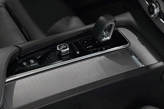 Volvo XC90 16 of 30