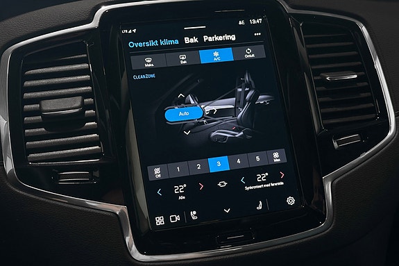 Volvo XC90 19 of 30