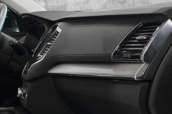 Volvo XC90 24 of 30