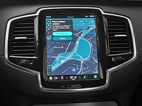 Volvo XC90 18 of 28