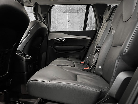 Volvo XC90 25 of 28