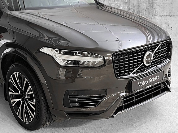 Volvo XC90 4 of 28