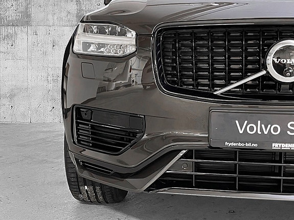 Volvo XC90 3 of 28