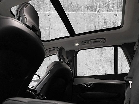 Volvo XC90 15 of 28