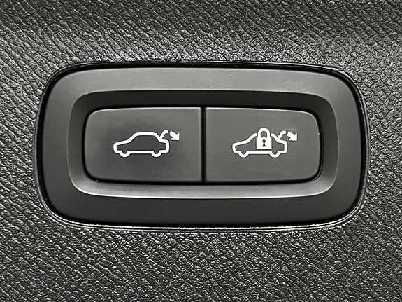 Volvo XC90 24 of 28