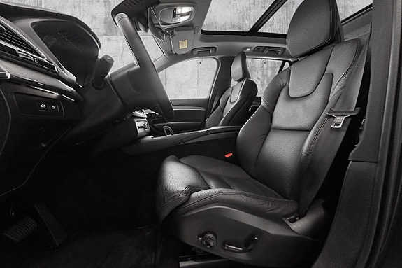 Volvo XC90 12 of 30