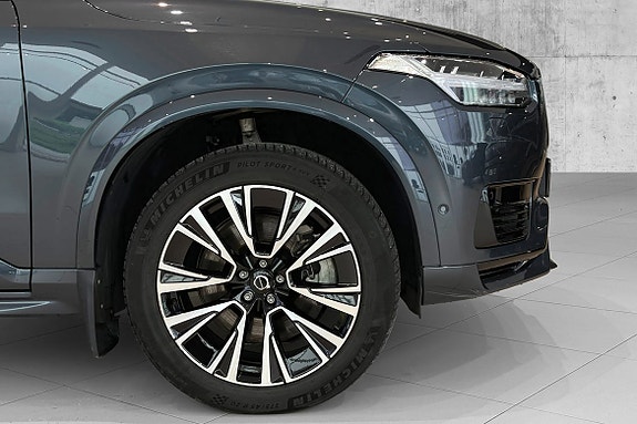 Volvo XC90 4 of 30